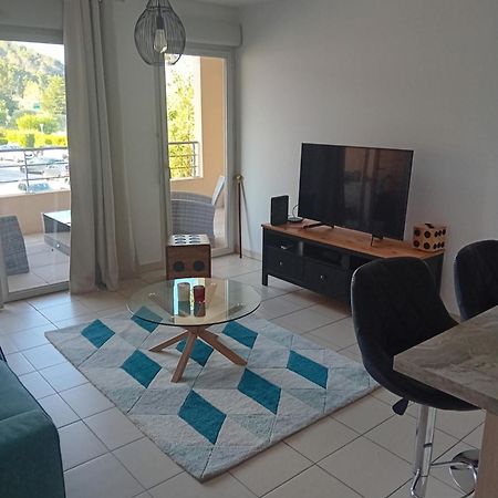 Superbe Appartement T2 Cuers Eksteriør billede