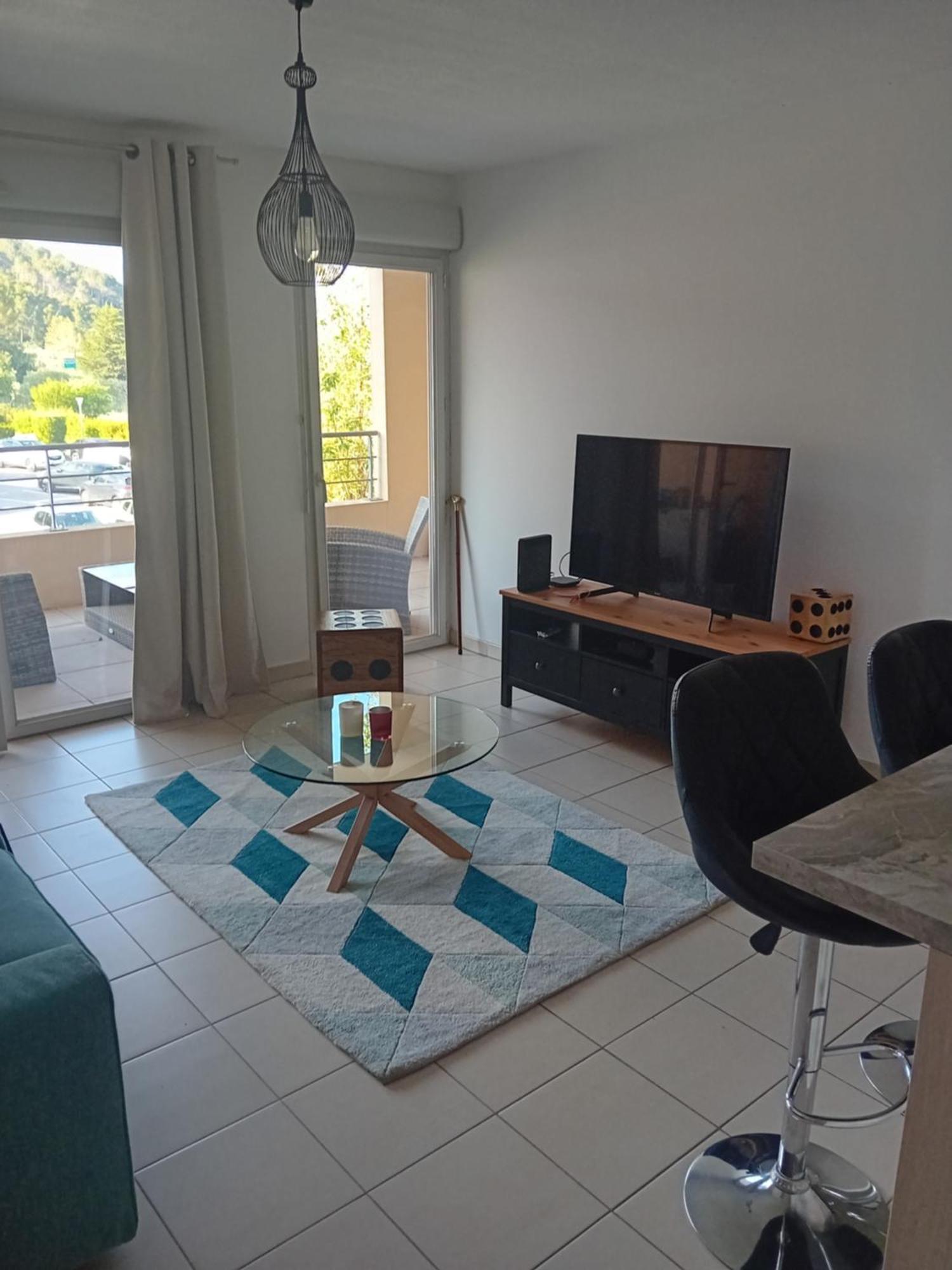 Superbe Appartement T2 Cuers Eksteriør billede